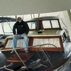 Meet your Posher, Dennis